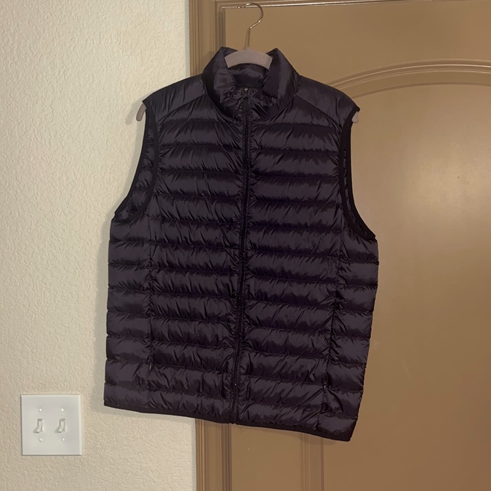 Uniqlo Black Vest waterproof